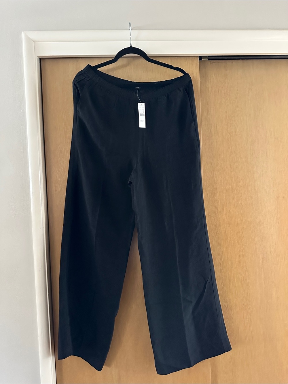 Satin  Wide-Leg Pants in Black